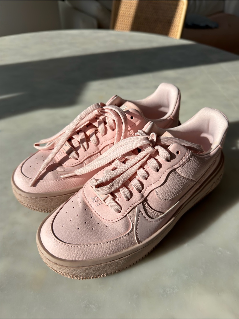 Nike Low-Top Sneakers - Pale Pink